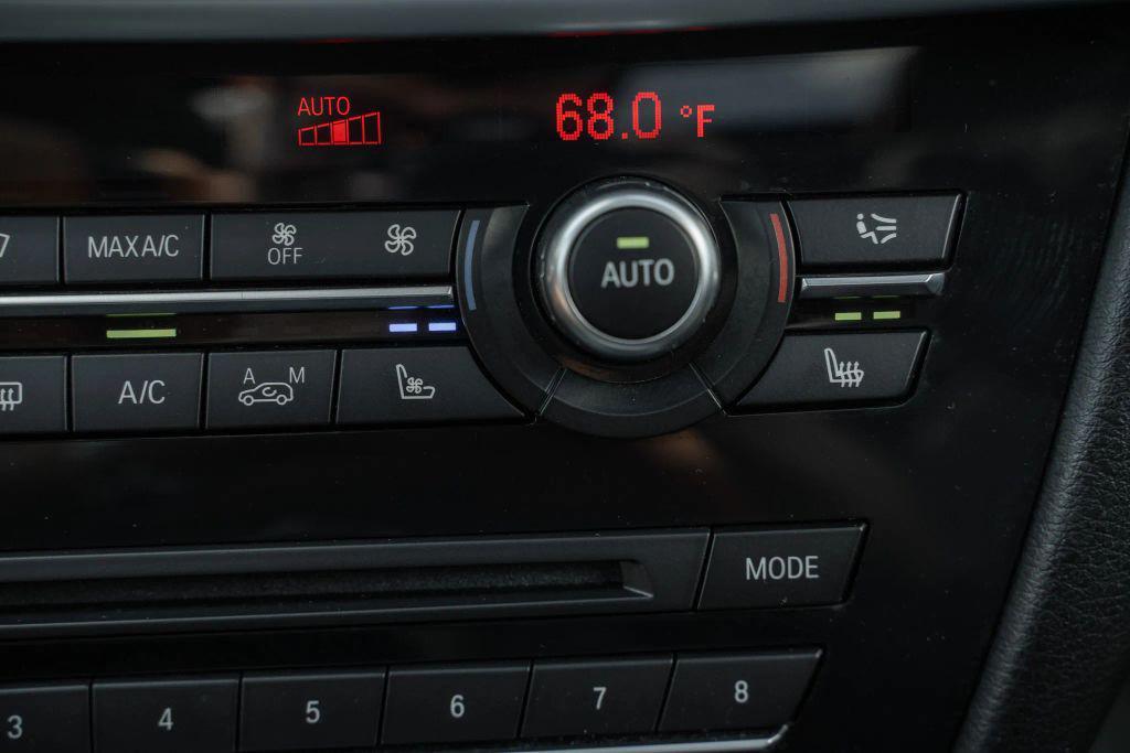 BMW X5 view 32