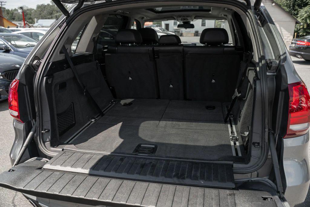 BMW X5 view 13