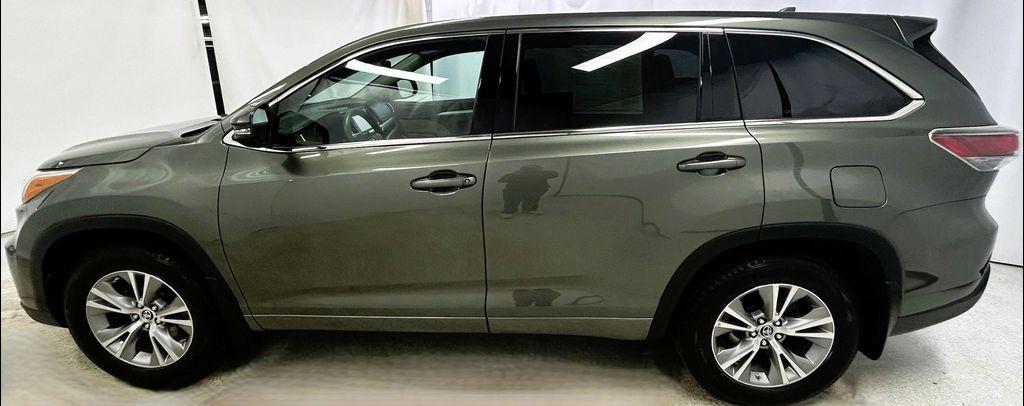 used 2016 Toyota Highlander car, priced at $13,995