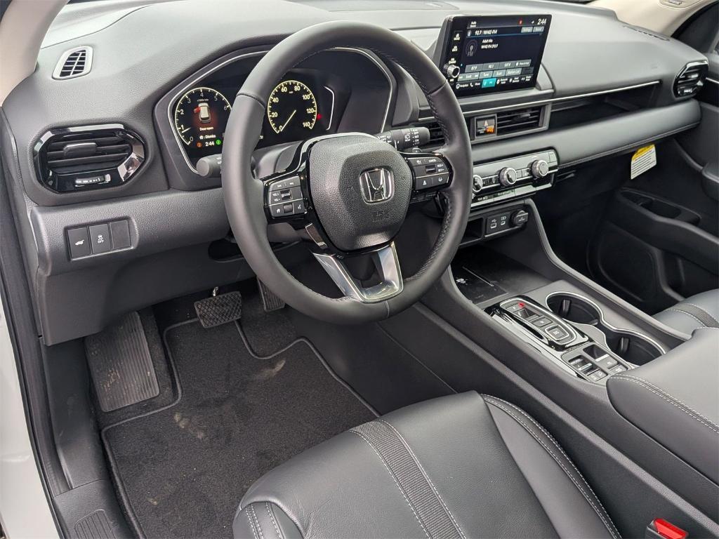 new 2025 Honda Pilot car, priced at $51,550