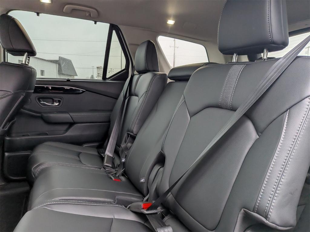 new 2025 Honda Pilot car, priced at $51,550