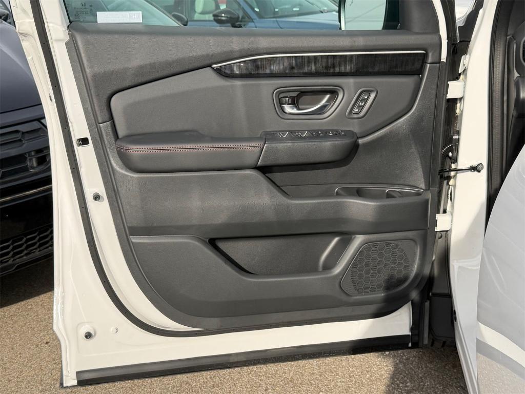 new 2025 Honda Pilot car, priced at $56,530