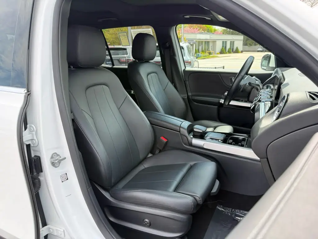 used 2023 Mercedes-Benz GLB 250 car, priced at $30,928