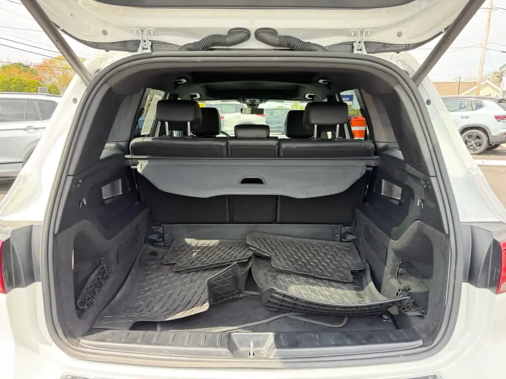 used 2023 Mercedes-Benz GLB 250 car, priced at $30,928