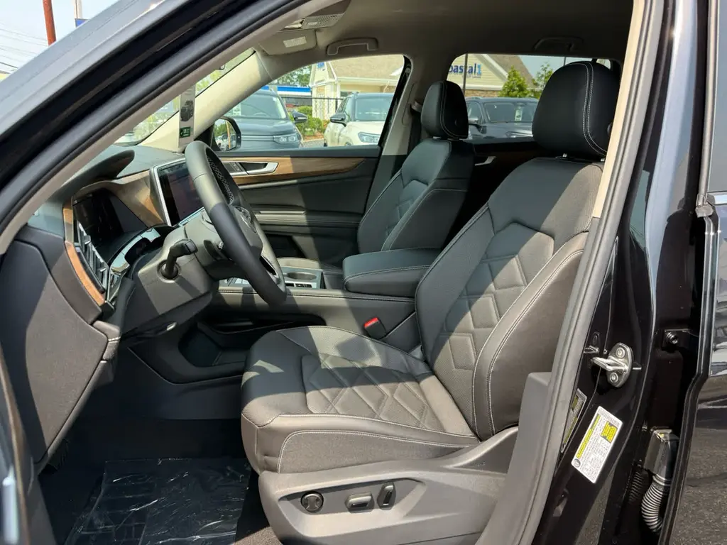 new 2026 Volkswagen Atlas car, priced at $41,792