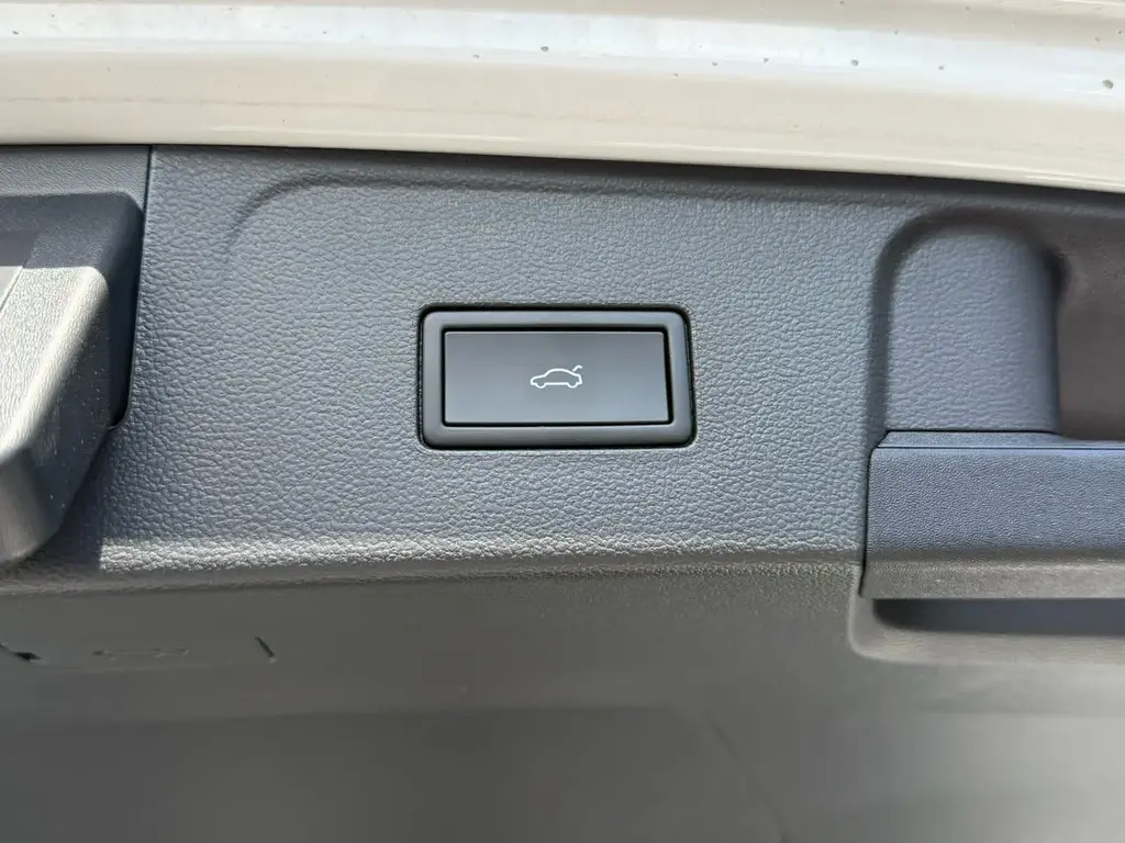 used 2026 Volkswagen Atlas car, priced at $51,112