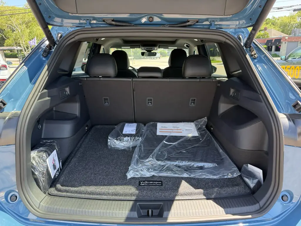 new 2026 Volkswagen Tiguan car, priced at $39,953