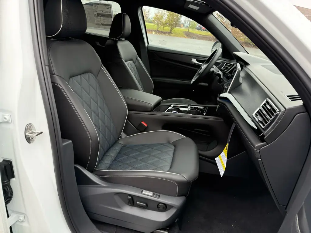 new 2026 Volkswagen Atlas Cross Sport car, priced at $54,143