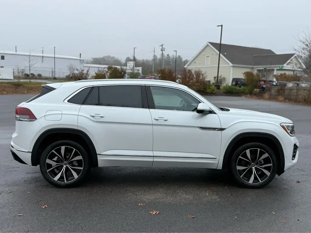new 2026 Volkswagen Atlas Cross Sport car, priced at $54,143