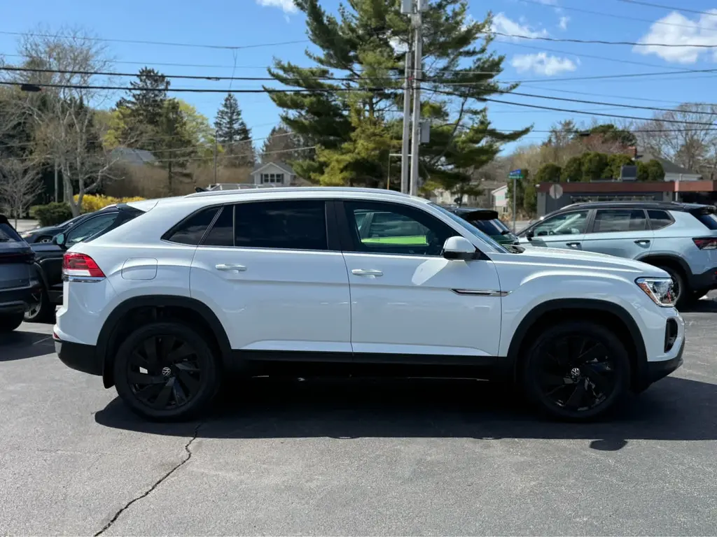 new 2026 Volkswagen Atlas Cross Sport car, priced at $40,829