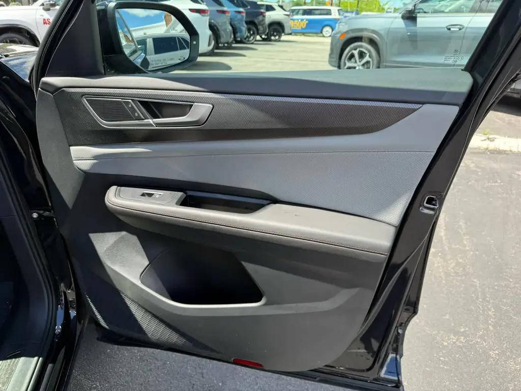 used 2025 Volkswagen Atlas car, priced at $40,788