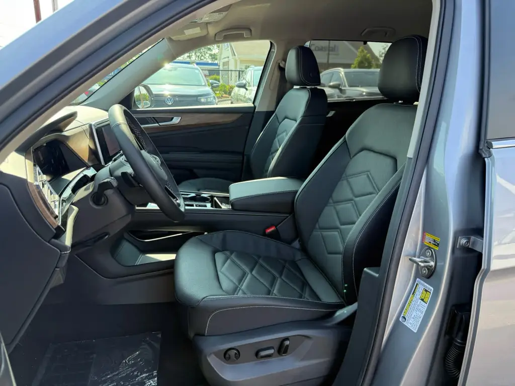 new 2026 Volkswagen Atlas car, priced at $46,679