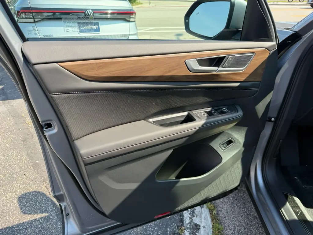 new 2026 Volkswagen Atlas car, priced at $46,679