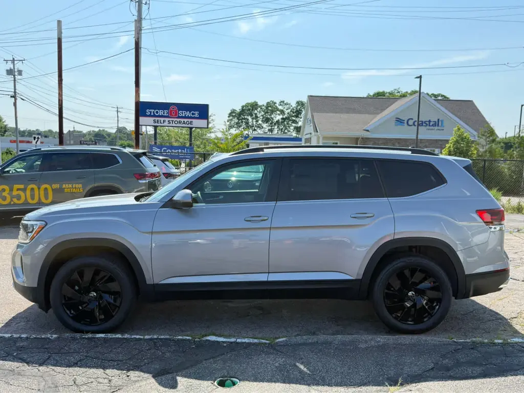 new 2026 Volkswagen Atlas car, priced at $46,679