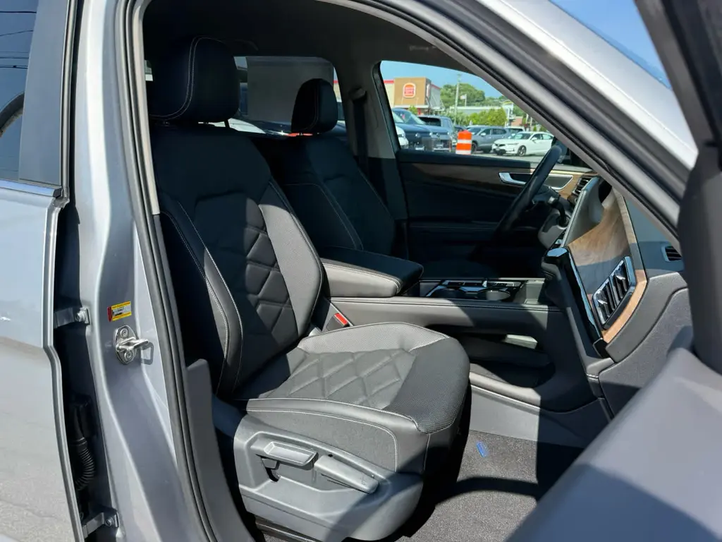 new 2026 Volkswagen Atlas car, priced at $46,679