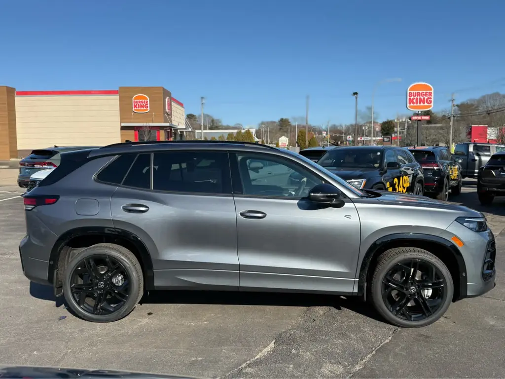 new 2026 Volkswagen Tiguan car, priced at $39,968