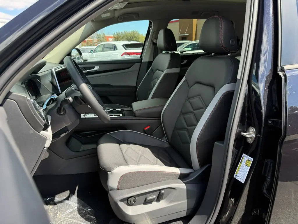 new 2026 Volkswagen Atlas car, priced at $49,140