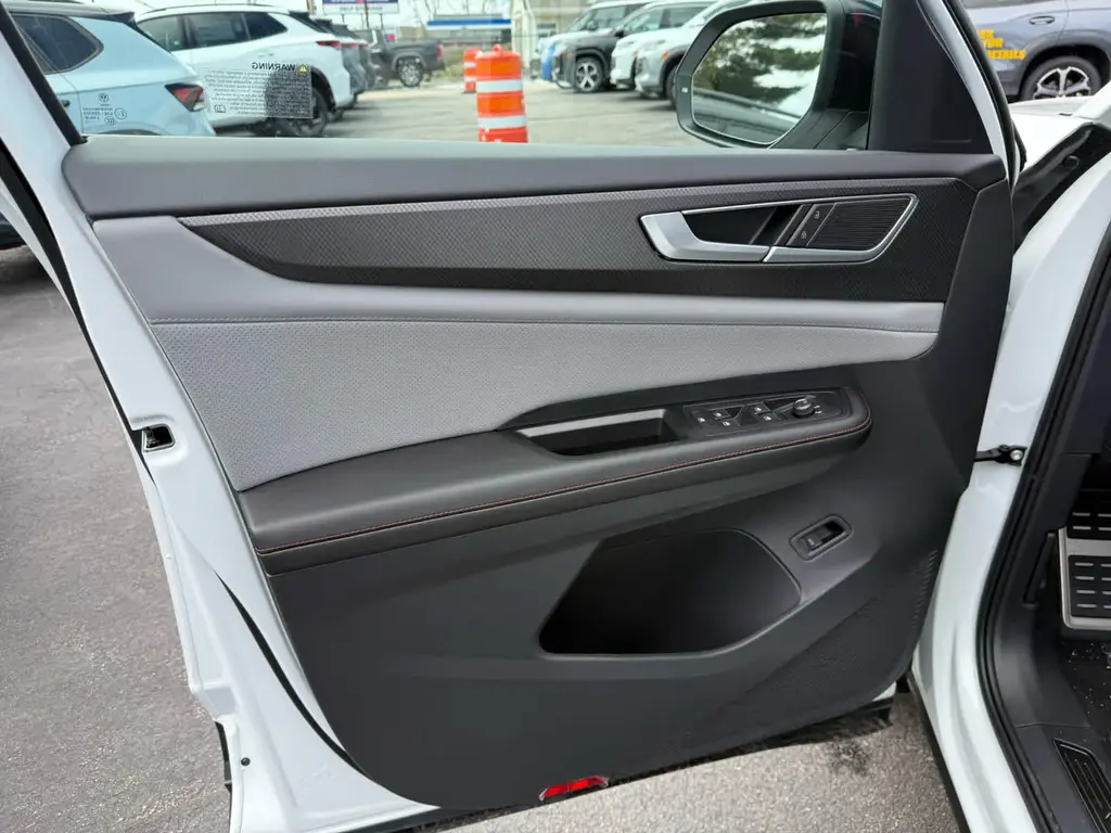 new 2026 Volkswagen Atlas car, priced at $48,527
