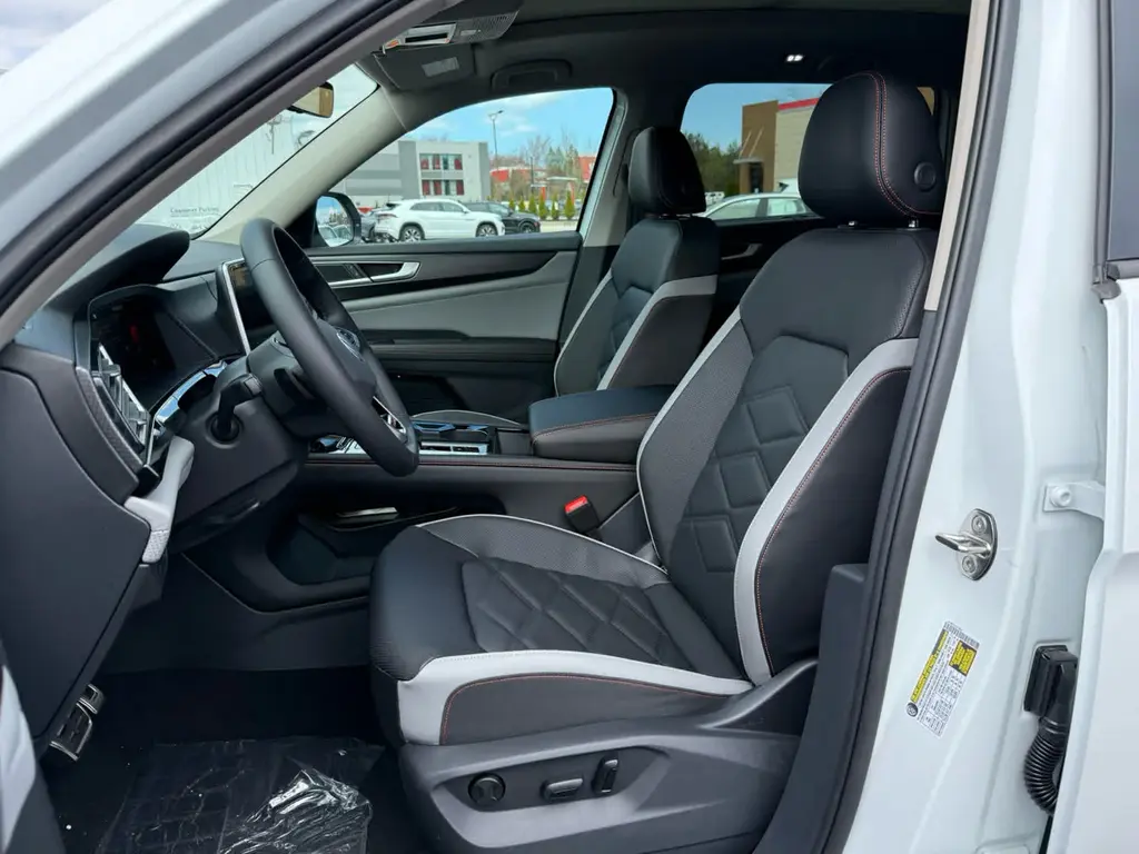new 2026 Volkswagen Atlas car, priced at $48,527