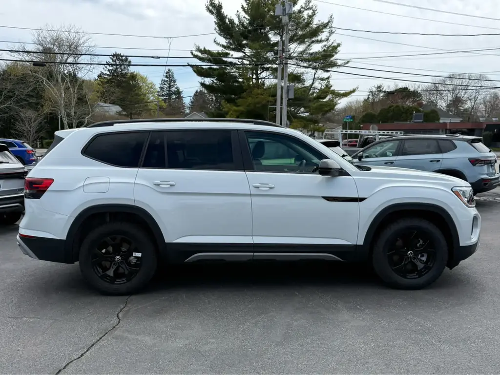 new 2026 Volkswagen Atlas car, priced at $48,527