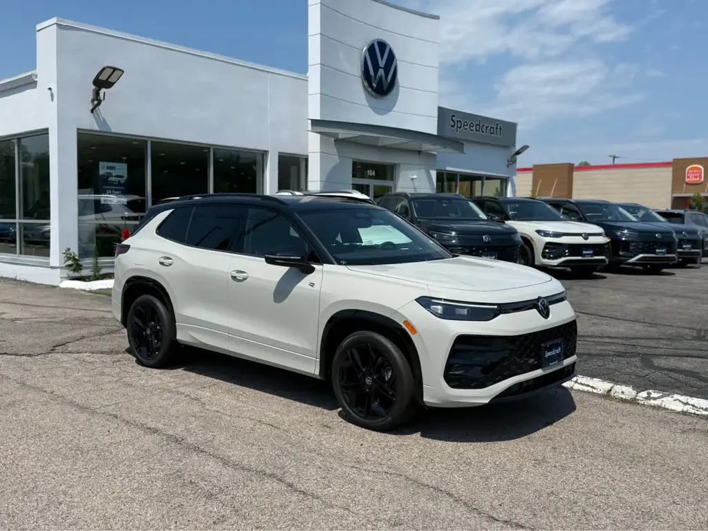 new 2026 Volkswagen Tiguan car, priced at $40,576