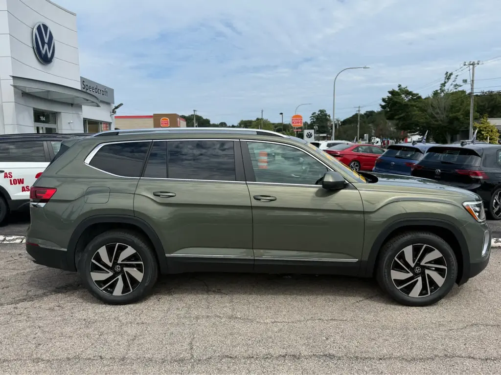 new 2026 Volkswagen Atlas car, priced at $52,070