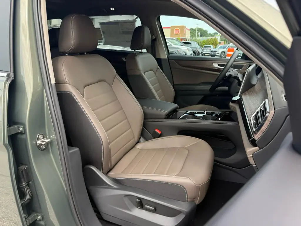 new 2026 Volkswagen Atlas car, priced at $52,070