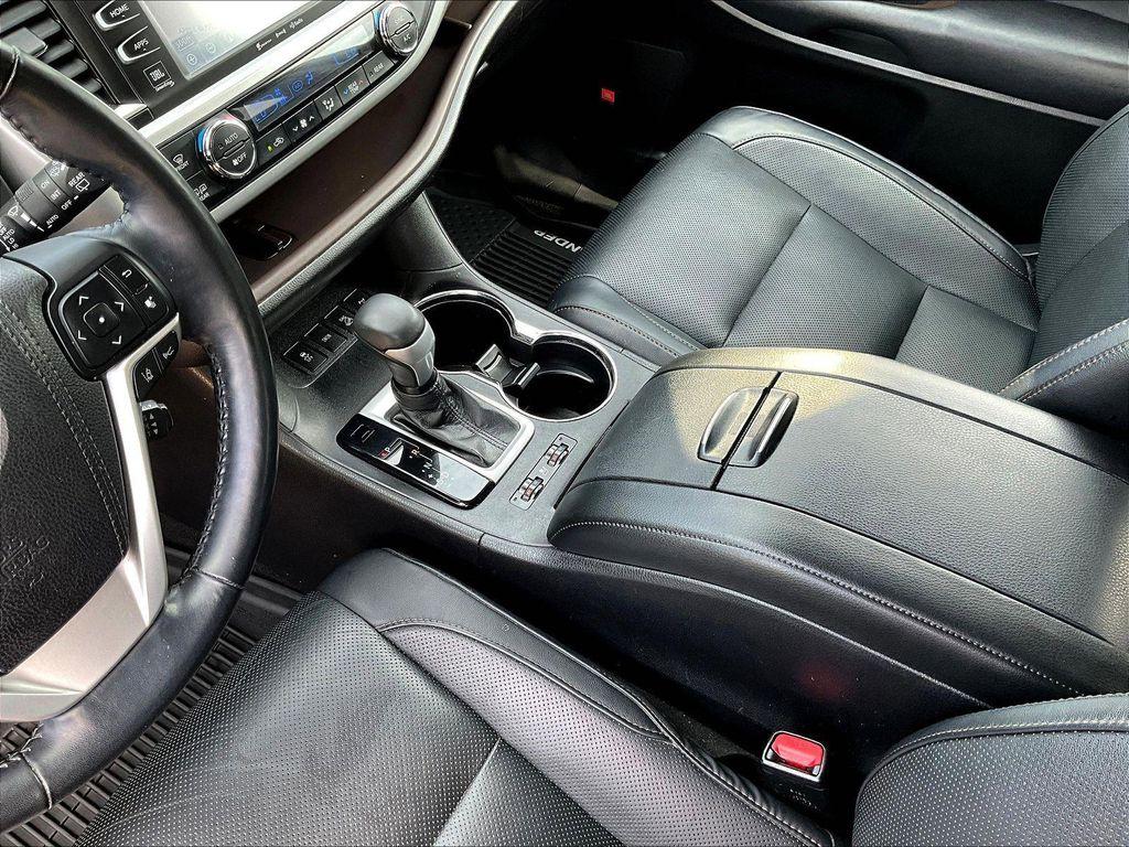 used 2018 Toyota Highlander car, priced at $25,343