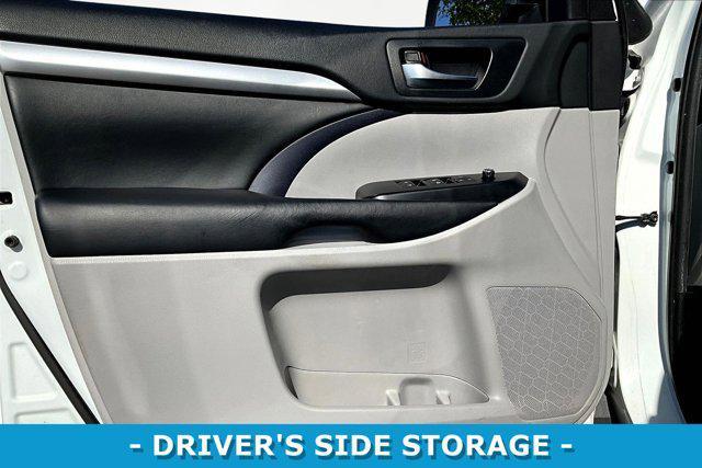 used 2019 Toyota Highlander car, priced at $23,435