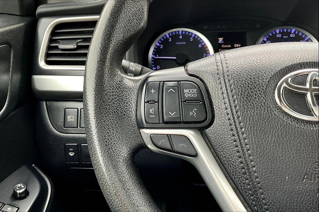 used 2018 Toyota Highlander car, priced at $19,658
