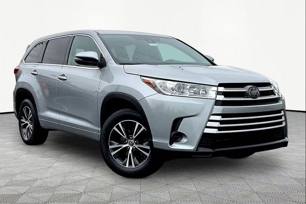 used 2018 Toyota Highlander car, priced at $19,658