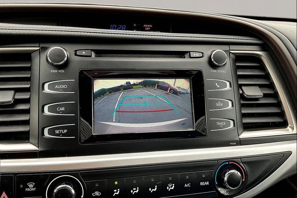 used 2018 Toyota Highlander car, priced at $19,658