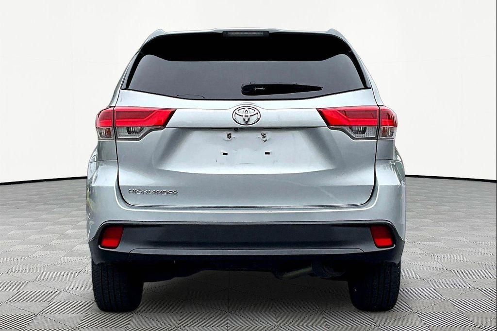 used 2018 Toyota Highlander car, priced at $19,658
