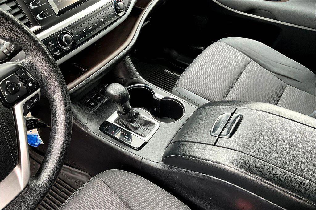 used 2018 Toyota Highlander car, priced at $19,658