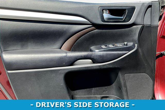 used 2019 Toyota Highlander car, priced at $28,552