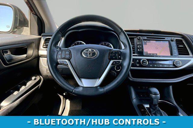 used 2019 Toyota Highlander car, priced at $28,552