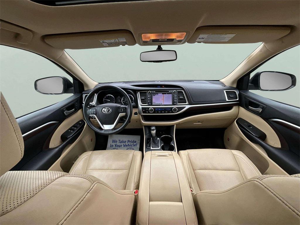 used 2015 Toyota Highlander car, priced at $16,250