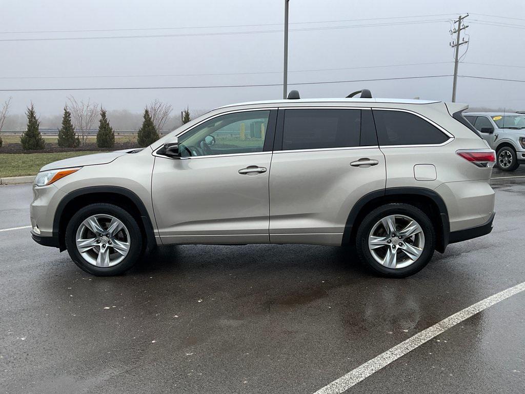 used 2015 Toyota Highlander car, priced at $16,250