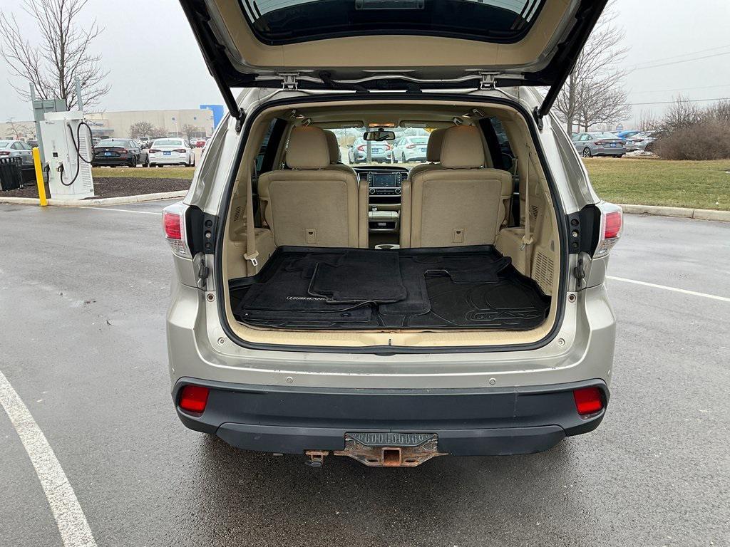 used 2015 Toyota Highlander car, priced at $16,250