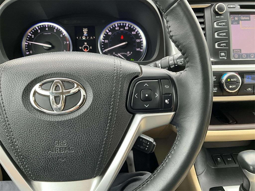 used 2015 Toyota Highlander car, priced at $16,250