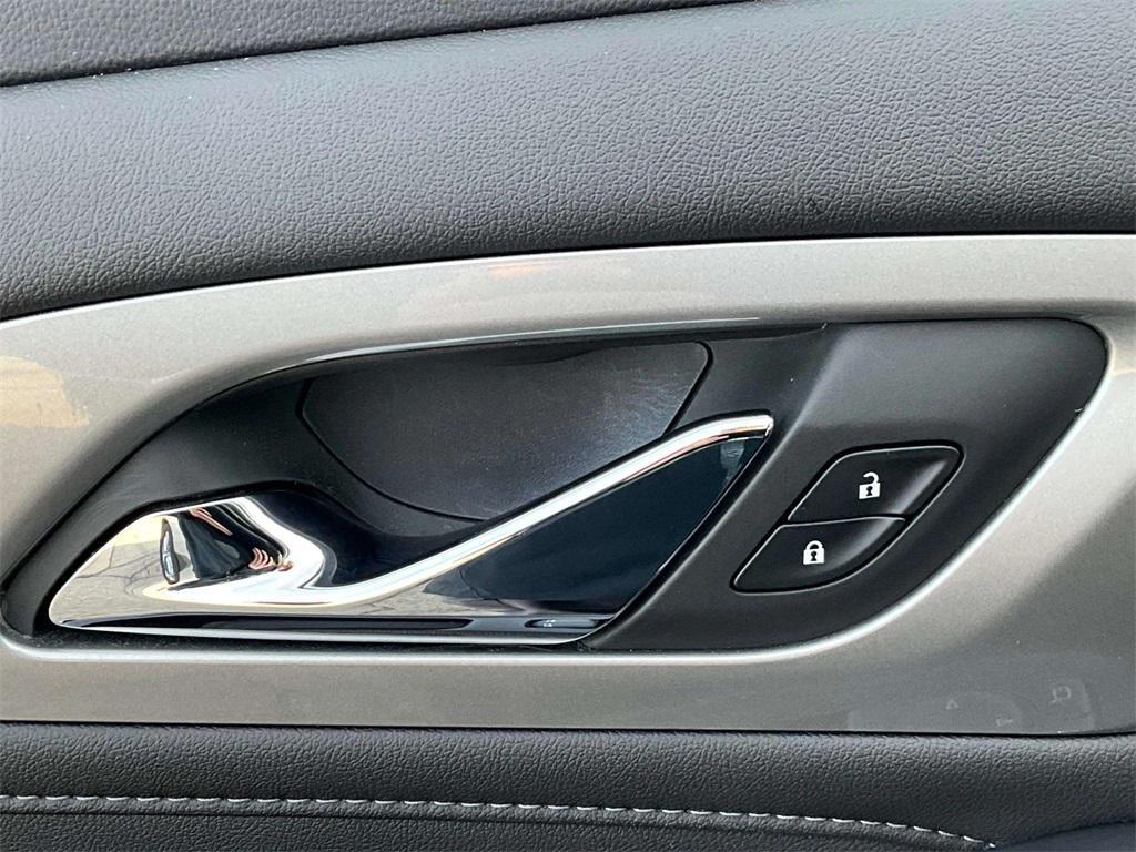 used 2022 Chevrolet Traverse car, priced at $19,999