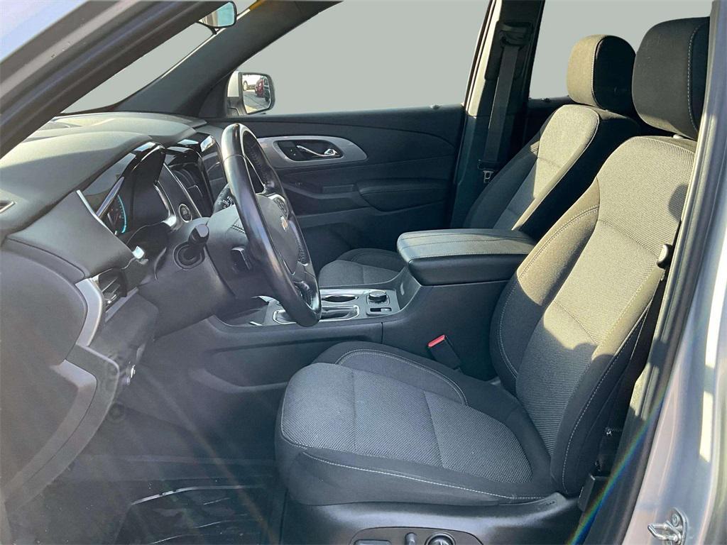 used 2022 Chevrolet Traverse car, priced at $19,999