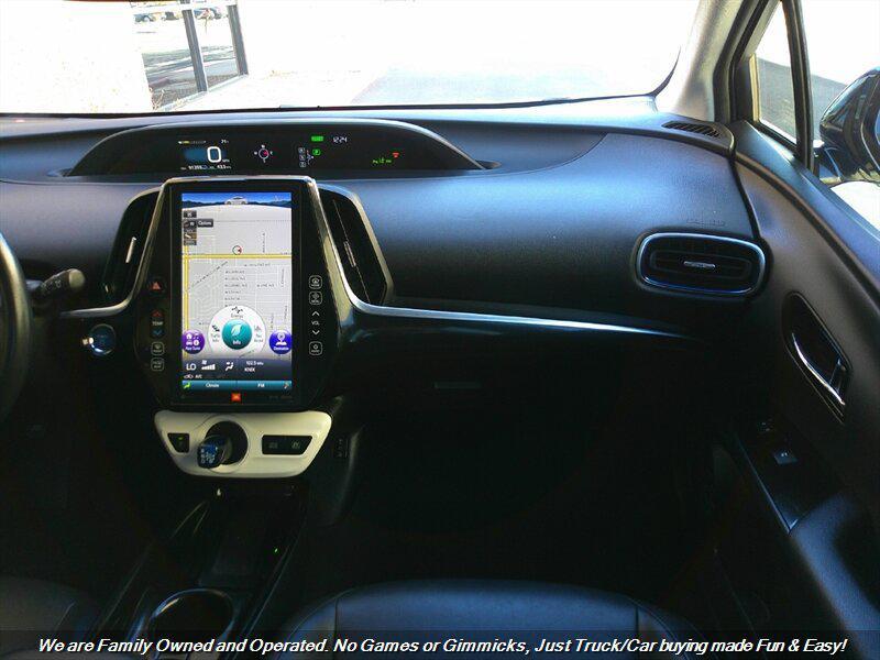 2018 Blizzard Pearl Toyota Prius