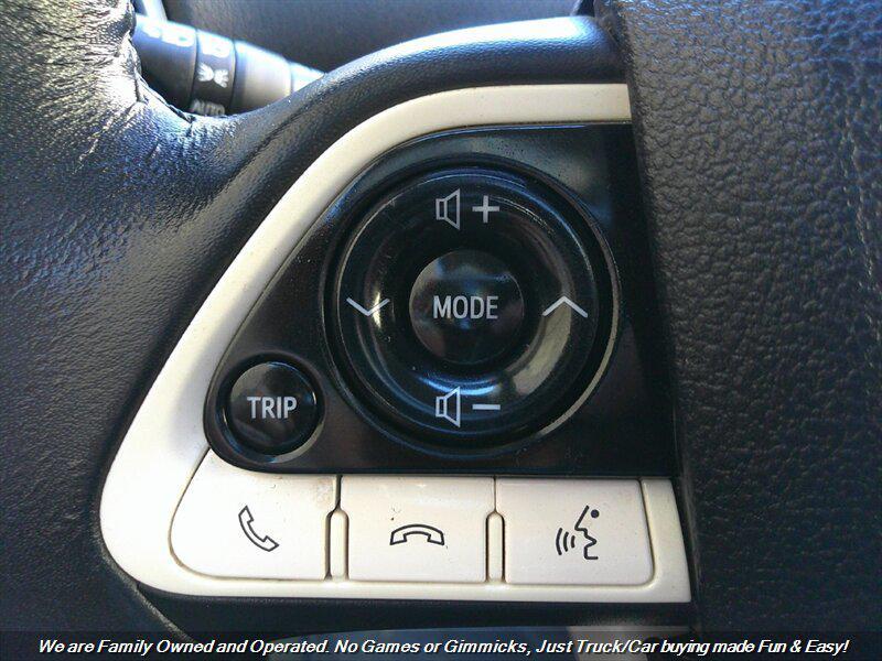 2018 Blizzard Pearl Toyota Prius