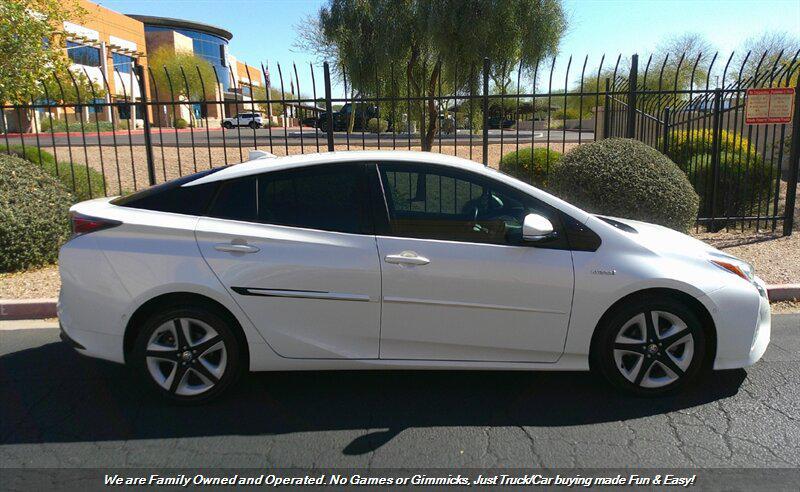 2018 Blizzard Pearl Toyota Prius