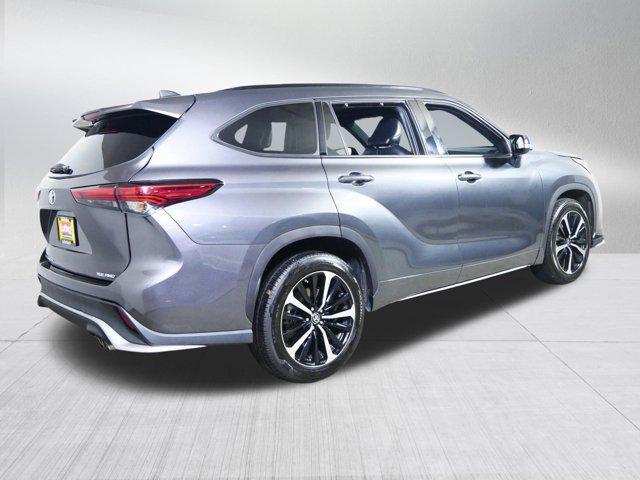 used 2021 Toyota Highlander car, priced at $29,348