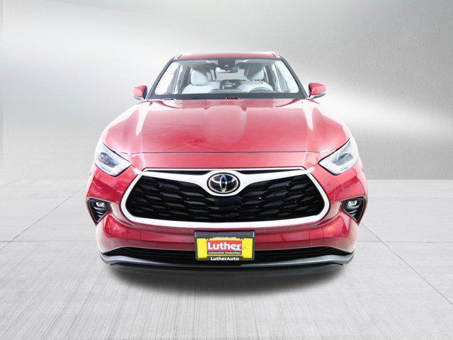used 2021 Toyota Highlander car, priced at $31,348