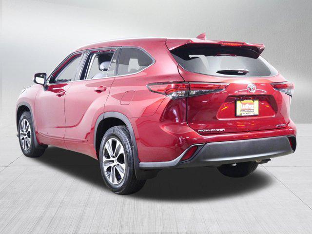 used 2021 Toyota Highlander car, priced at $31,348