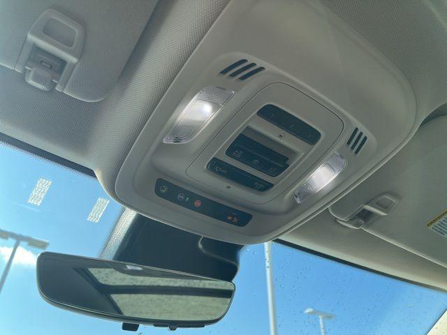 used 2023 Buick Envision car, priced at $33,425