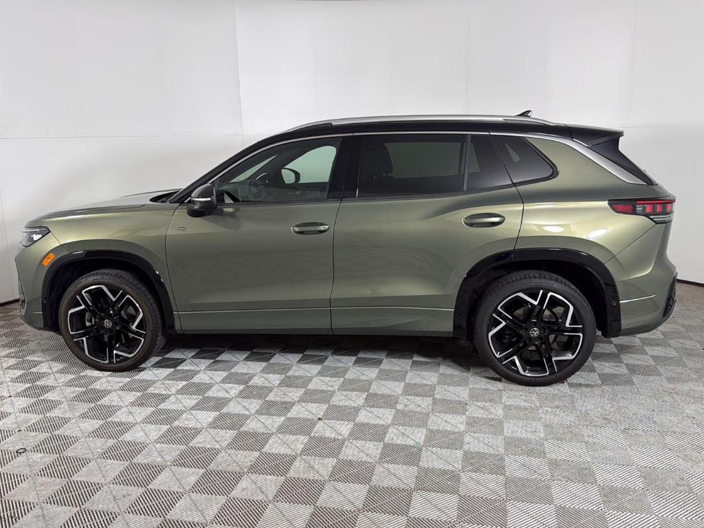 used 2025 Volkswagen Tiguan car, priced at $41,584